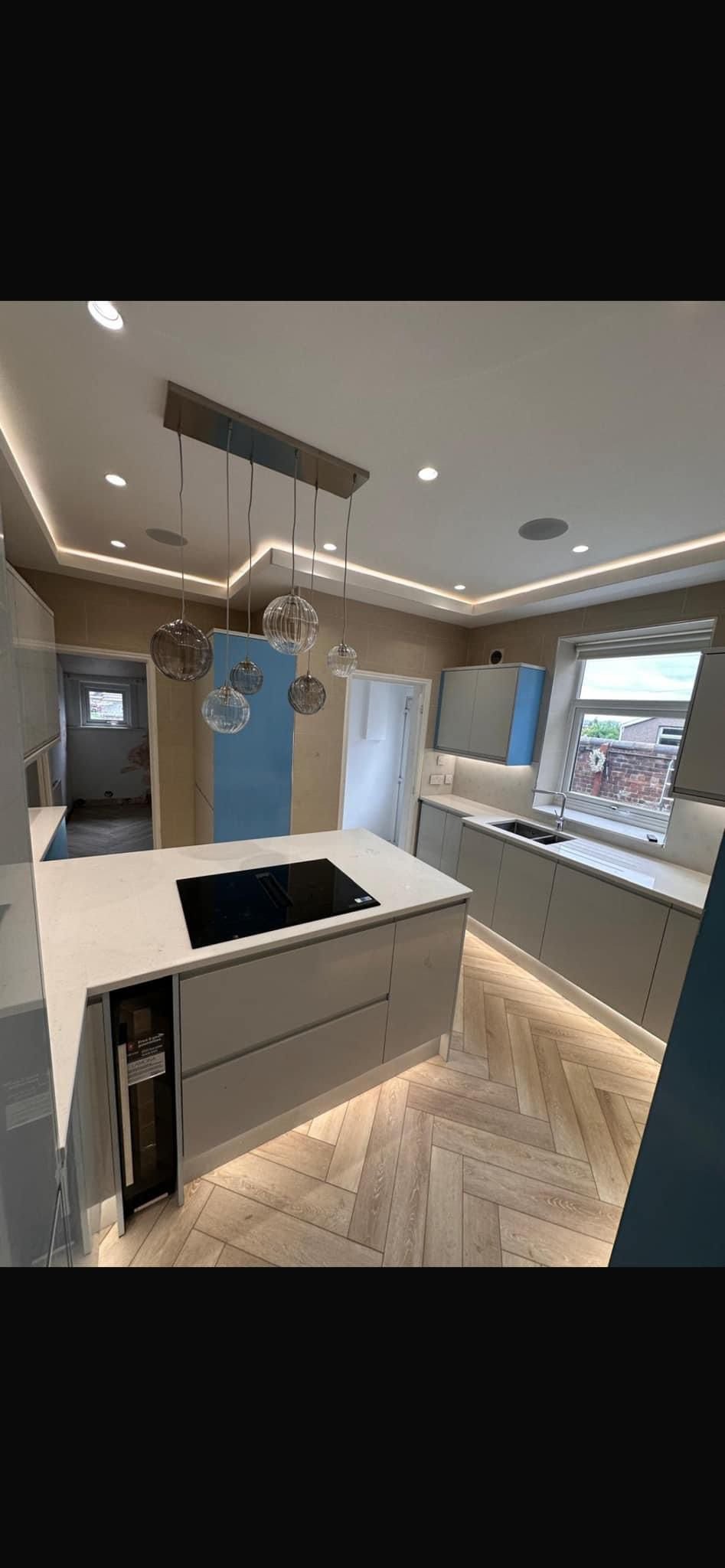 Modern handleless kitchen by Rena Interiors